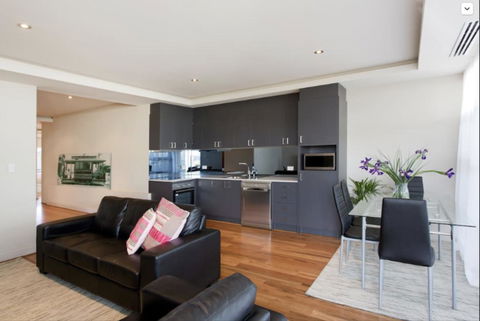 Adele's Luxury South Beach Apartment With King Bed - Tourism Guide 10