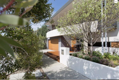 Adele's Luxury South Beach Apartment With King Bed - Tourism Guide 20