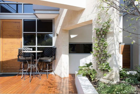 Adele's Luxury South Beach Apartment With King Bed - Tourism Guide 21