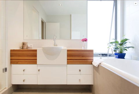Adele's Luxury South Beach Apartment With King Bed - Tourism Guide 15