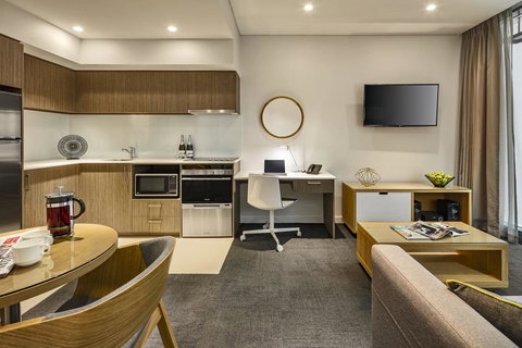 Quest Mounts Bay Road - Travel Search 7