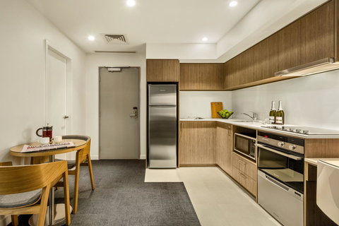 Quest Mounts Bay Road - Travel Search 11