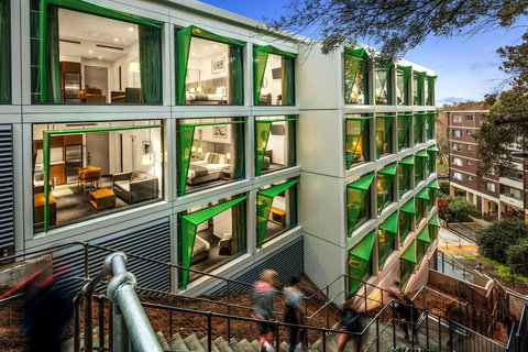 Quest Mounts Bay Road - Travel Search 13