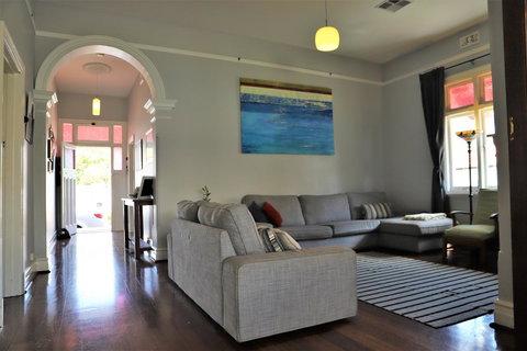 Fremantle Heritage Home For You To Enjoy! - Travel Agents 21