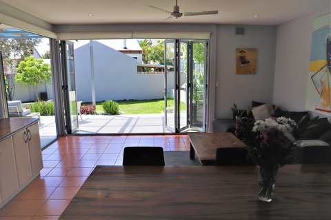 Fremantle Heritage Home For You To Enjoy! - Travel Agents 11