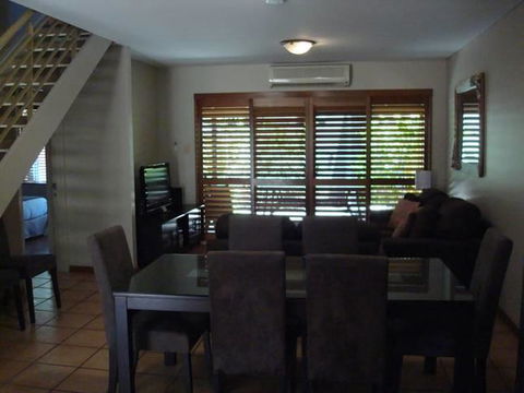 Presidential Bungalow - Travel Agents 7