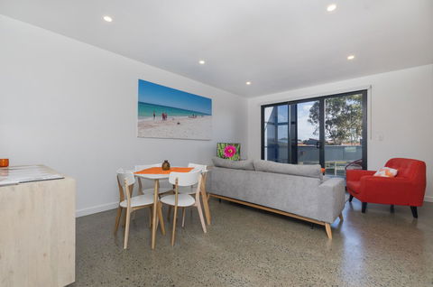 Sunset Place Apartments - Travel Agents 22