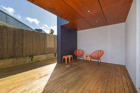 Sunset Place Apartments - Travel Agents 1