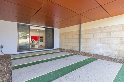 Sunset Place Apartments - Travel Agents 32