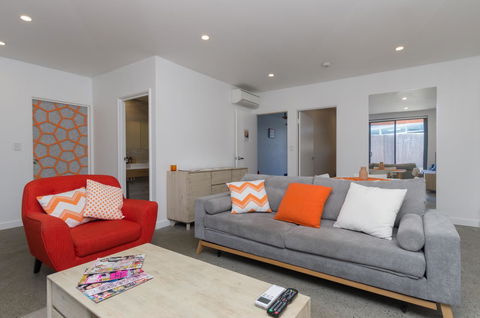 Sunset Place Apartments - Travel Agents 2