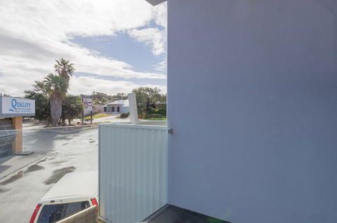 Sunset Place Apartments - Travel Agents 34