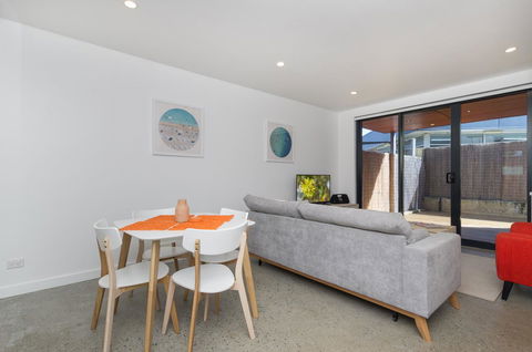 Sunset Place Apartments - Travel Agents 9