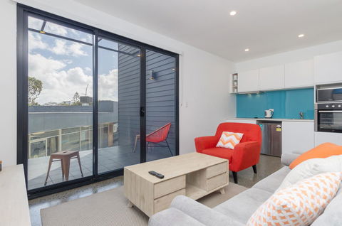 Sunset Place Apartments - Travel Agents 13