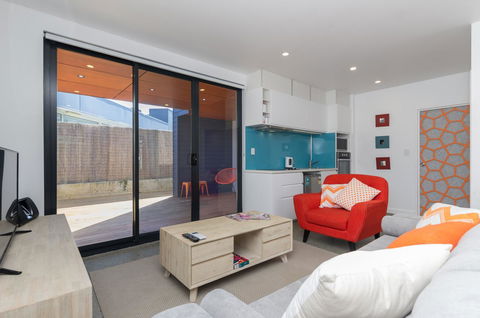 Sunset Place Apartments - Travel Agents 3