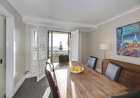 Salty Kiss - Travel Agents 3