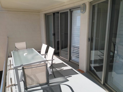 Salty Kiss - Travel Agents 14