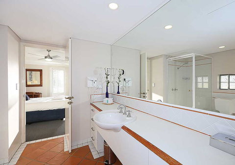 Salty Kiss - Travel Agents 12