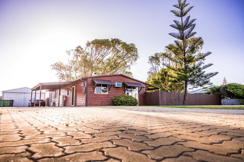 The Bothy Lancelin Family Retreat - Travel Search 0