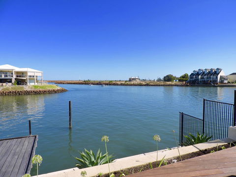 Oceans Edge - Busselton - Cruises Travel 15