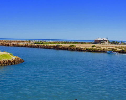 Oceans Edge - Busselton - Cruises Travel 14