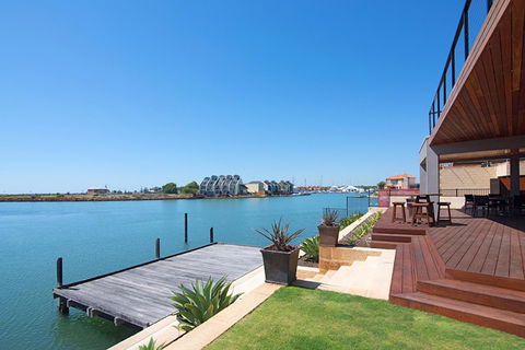 Oceans Edge - Busselton - Cruises Travel 2