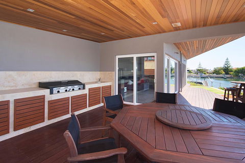 Oceans Edge - Busselton - Cruises Travel 3