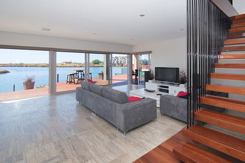Oceans Edge - Busselton - Cruises Travel 8