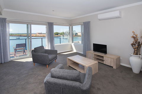 Oceans Edge - Busselton - Cruises Travel 6