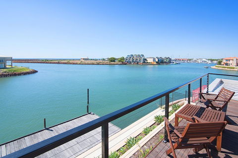 Oceans Edge - Busselton - Cruises Travel 1