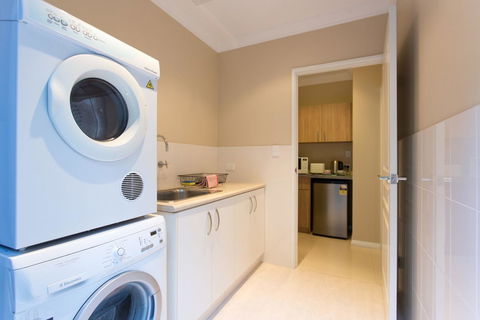 Sorrento Beach Manor - Tourism Guide 23