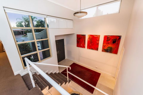 Perth Luxury Accommodation - Tourism Guide 20