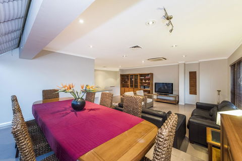 Perth Luxury Accommodation - Tourism Guide 40
