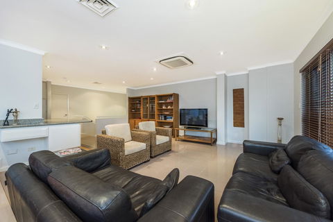 Perth Luxury Accommodation - Tourism Guide 43