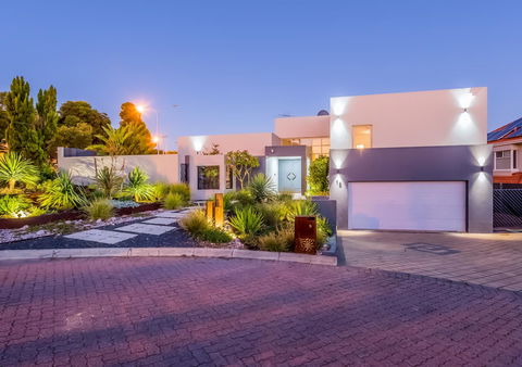 Perth Luxury Accommodation - Tourism Guide 0