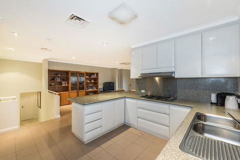 Perth Luxury Accommodation - Tourism Guide 39