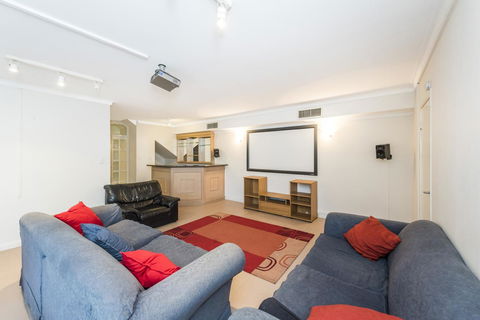 Perth Luxury Accommodation - Tourism Guide 32