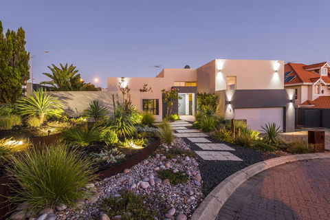 Perth Luxury Accommodation - Tourism Guide 33