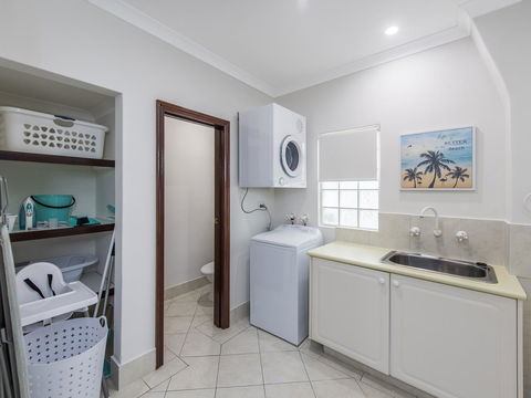 Luxury Federation Style Home - Sleeps 10 - Travel Search 16