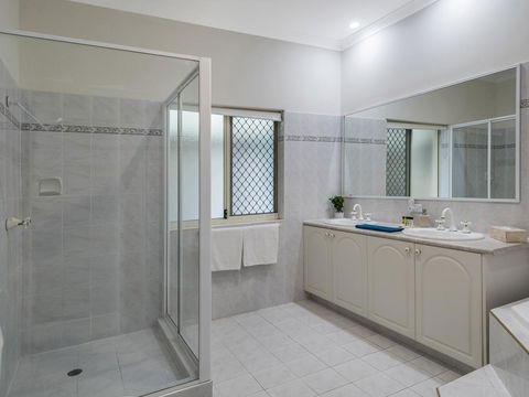 Luxury Federation Style Home - Sleeps 10 - Travel Search 13