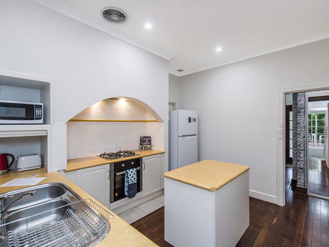 Luxury Federation Style Home - Sleeps 10 - Travel Search 4