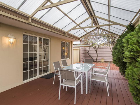 Luxury Federation Style Home - Sleeps 10 - Travel Search 15