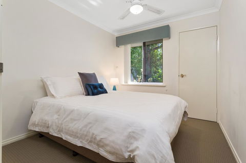 Como South Perth Villa - Travel Search 4
