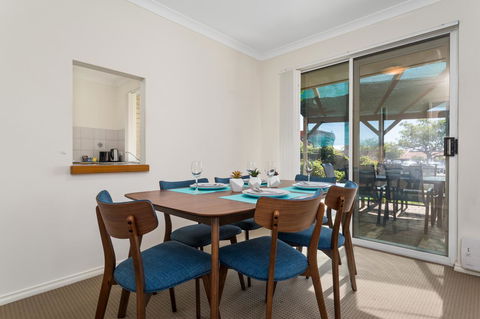 Como South Perth Villa - Travel Search 0