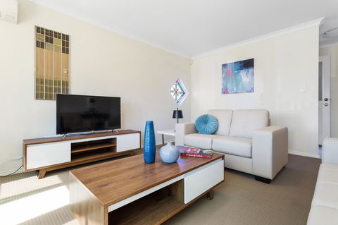 Como South Perth Villa - Travel Search 1