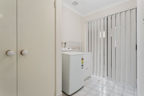 Como South Perth Villa - Travel Search 18