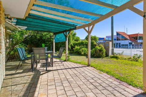 Como South Perth Villa - Travel Search 24