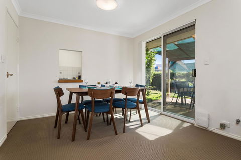 Como South Perth Villa - Travel Search 2