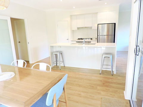 Contemporary Cove - Quindalup - Cruises Travel 6
