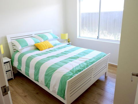 Contemporary Cove - Quindalup - Cruises Travel 10