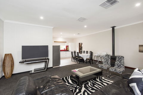 Big House Heated Pool 11 Beds Como / South Perth / Applecross - Travel Search 2